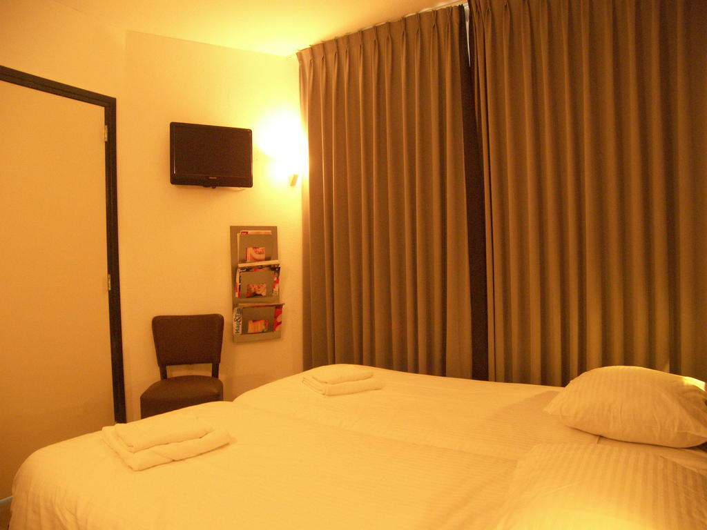 Hotel De Markt วาลเคินสวาร์ด ภายนอก รูปภาพ