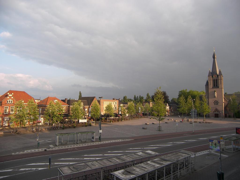 Hotel De Markt วาลเคินสวาร์ด ภายนอก รูปภาพ